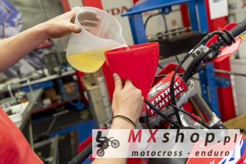 POLISPORT PROOCTANE LEJEK WIELOFUNKCYJNY DO WLEWANIA PALIWA I OLEJU POLISPORT PROOCTANE LEJEK WIELOFUNKCYJNY DO WLEWANIA PALIWA I OLEJU