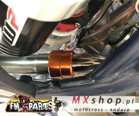 FM-PARTS ŁĄCZNIK MIĘDZY DYFUZOREM A TŁUMIKIEM KTM/HUSQVARNA '17-'23 KOLOR POMARAŃCZOWY