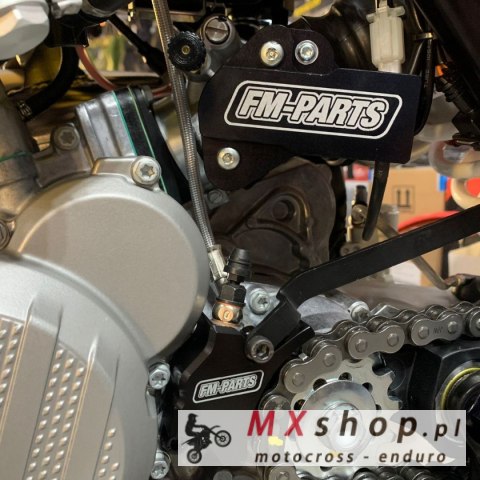 FM-PARTS OSŁONA WYSPRZĘGLIKA/SIŁOWNIKA SPRZĘGŁA KTM 250/300/350/450 '17-'23 KOLOR CZARNY