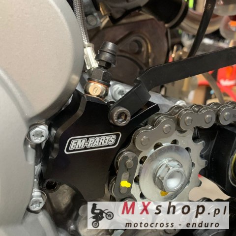 FM-PARTS OSŁONA WYSPRZĘGLIKA/SIŁOWNIKA SPRZĘGŁA KTM 250/300/350/450 '17-'23 KOLOR CZARNY